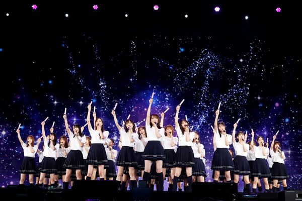 乃木坂46の10周年バースデーライブに14万人が熱狂 生駒里奈、西野