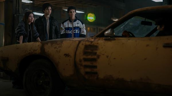 (C)Amazon Content Services LLC