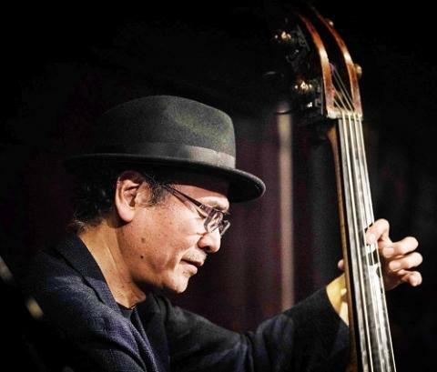 井上陽介（ベース）