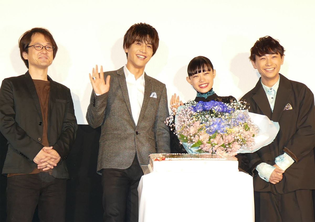 （左から）柴山健次監督、岩田剛典、杉咲花、須賀健太