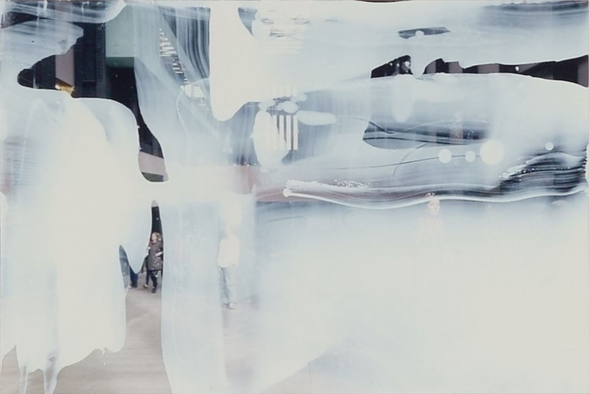 『イメージの洞窟　 意識の源を探る』ゲルハルト・リヒター 《MV.6》〈Museum Visit〉より  2011年　発色現像方式印画にエナメル　東京都写真美術館蔵　 (C)Gerhard Richter, courtesy Wako Works of Art