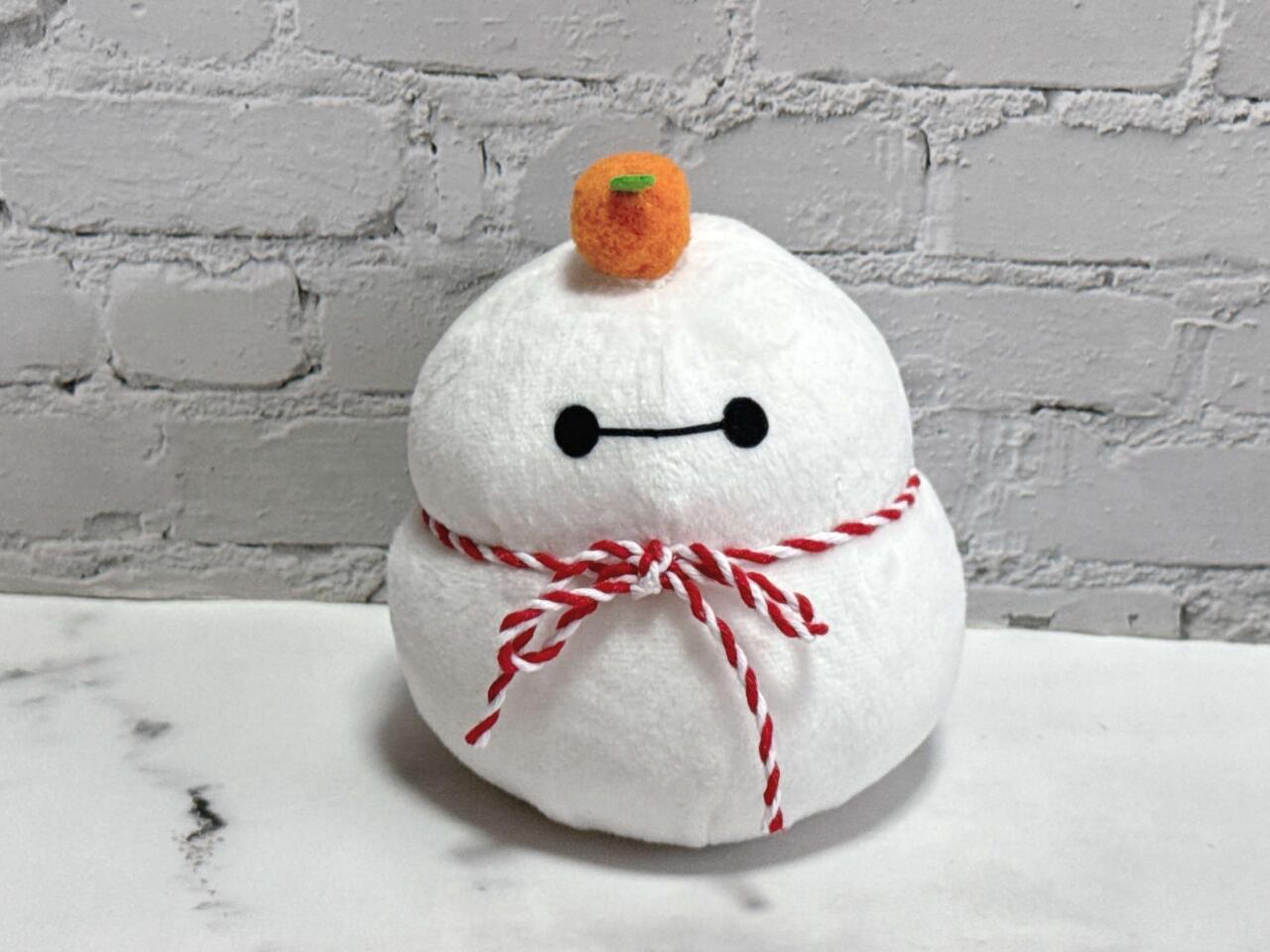 セブンで見つけたら即買い！「ベイマックスの正月ぬいぐるみ」の可愛さ