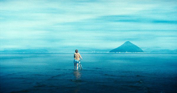 (C)2021 たまの映像詩集「渚のバイセコー」