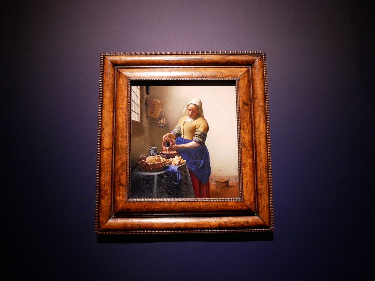 ヨハネス・フェルメール《牛乳を注ぐ女》1658-1660年頃　アムステルダム国立美術館