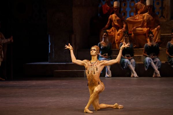 (C)Pathe Live / Japan agent dbi inc.