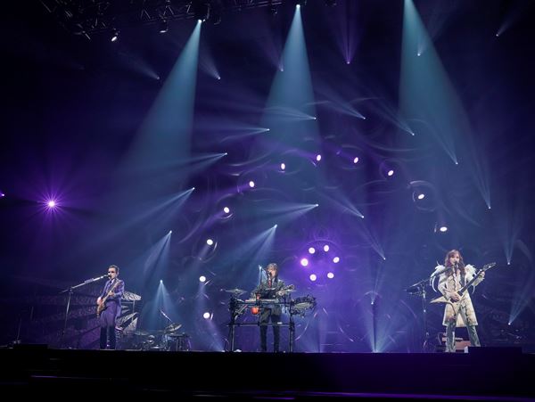 THE ALFEE 武道館 50年記念武道館ライブ 演出ウィング②(飛来物) THE ALFEE結成50周年で快挙、日本武道館ライブ数100本に到達 総