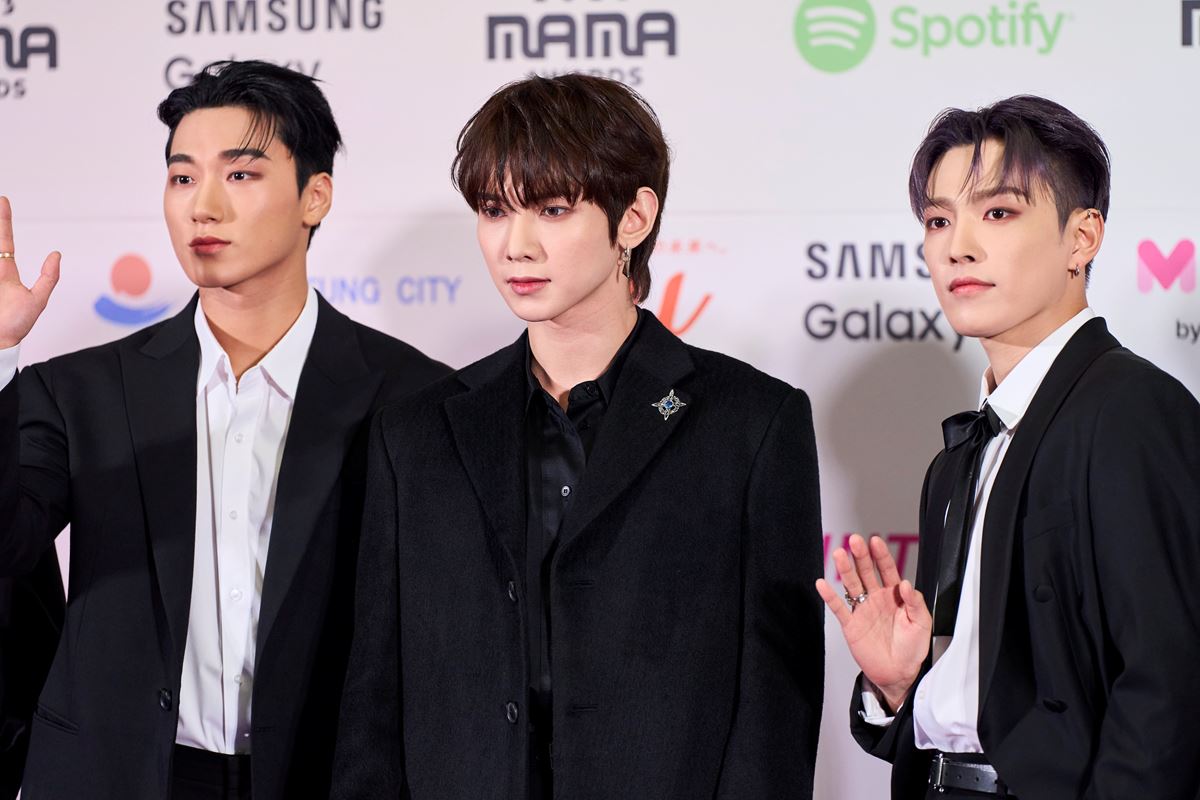 11月28・29日に東京・東京ドームで開催された「2023 MAMA AWARDS」のレッドカーペットDAY2に登場したATEEZ 撮影：伊藤 由圭 (C) CJ ENM Co., All Rights Reserved