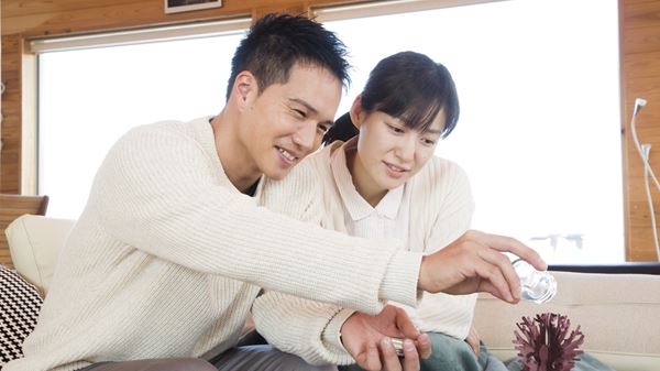 (C)2019「夏の夜空と秋の夕日と冬の朝と春の風」製作委員会