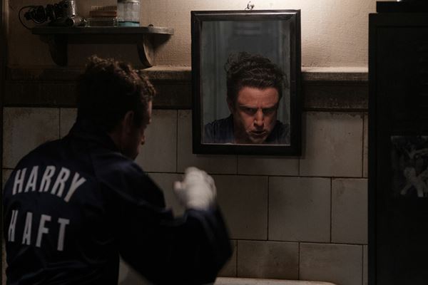 (C)2022 HEAVYWEIGHT HOLDINGS, LLC. ALL RIGHTS RESERVED.