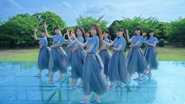 乃木坂46、菅原咲月がセンターを務める5期生曲「バンドエイド剝がすような別れ方」MV公開 - ぴあ音楽