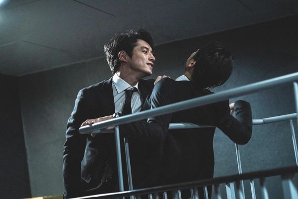 (C)2022 「ヘルドッグス」製作委員会