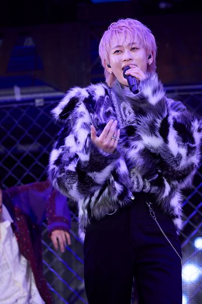 T.I.M.E アリーナツアー タイム 超特急 タカシ 生写真B サイン入り ライブレポート】超特急、東阪アリーナツアーで圧巻