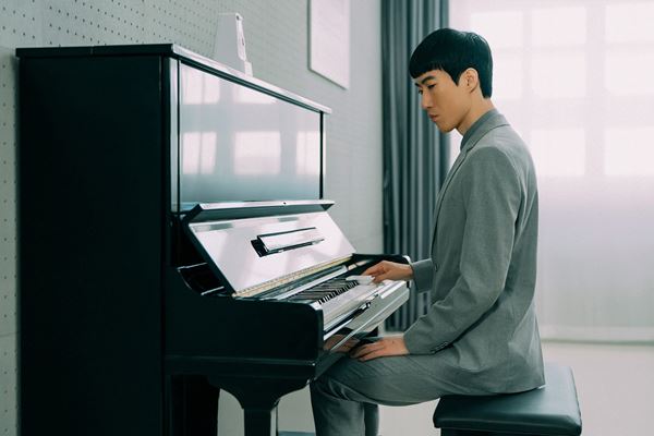 (C)2020 Aim Media Co., Ltd. Huayi Brothers Pictures Ltd. Huanxi Media Group Limited (Tianjin) All rights reserved