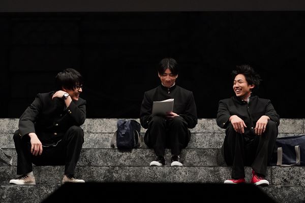 舞台『セトウツミ』が開幕 W主演・牧島 輝＆有澤樟太郎による“ハイ
