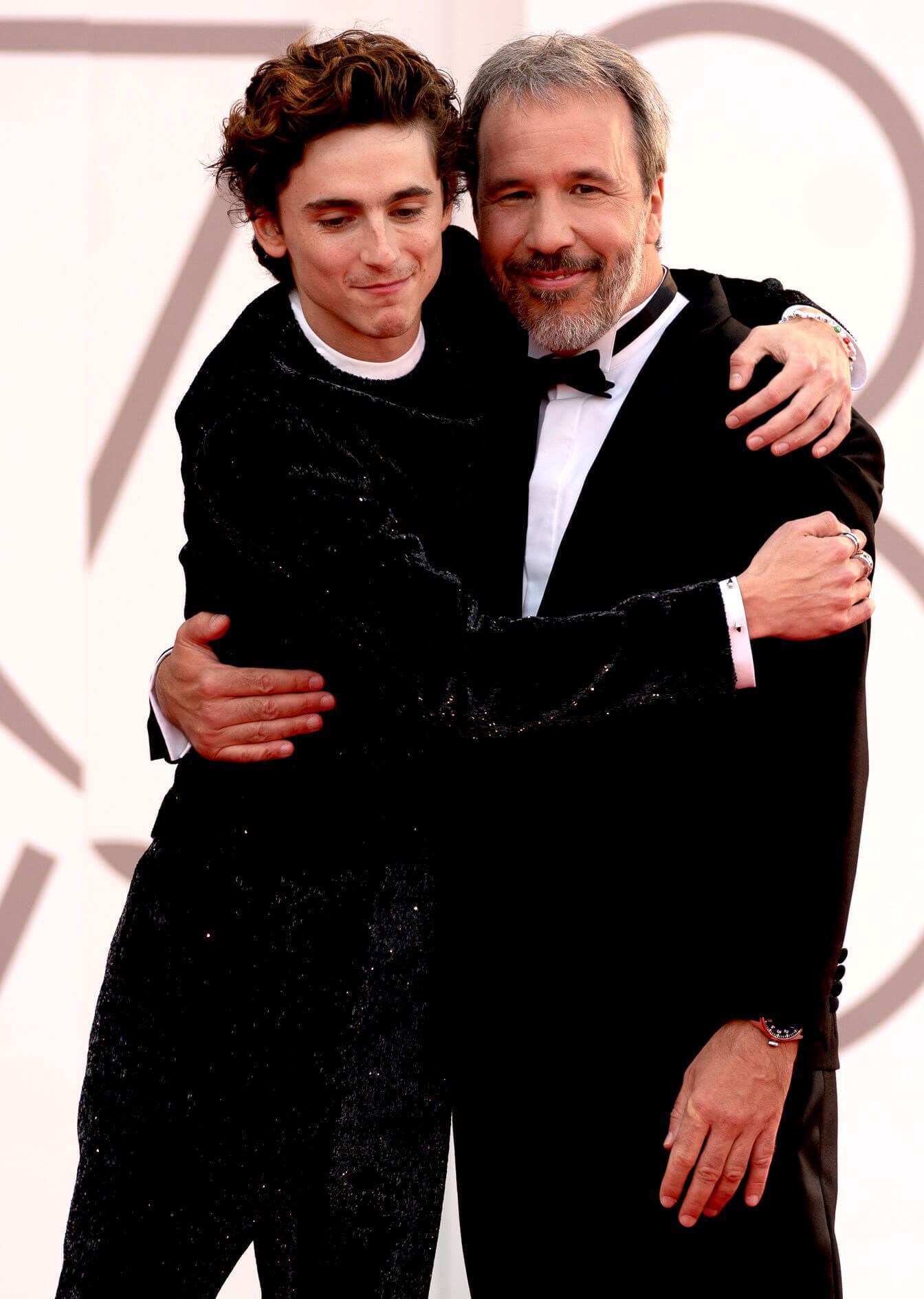 “ティモシー愛”がにじみ出ているドゥニ・ヴィルヌーヴ(右)。一方のティモシーくんも“ドゥニ愛”がダダ漏れ。