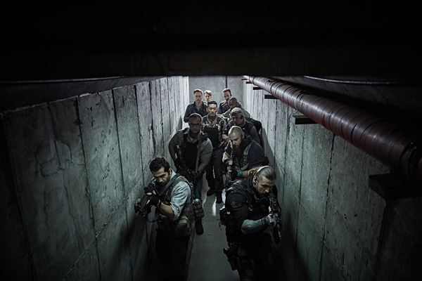 (C)2018 CJ ENM CORPORATION, PERFECT STORM FILM ALL RIGHTS RESERVED