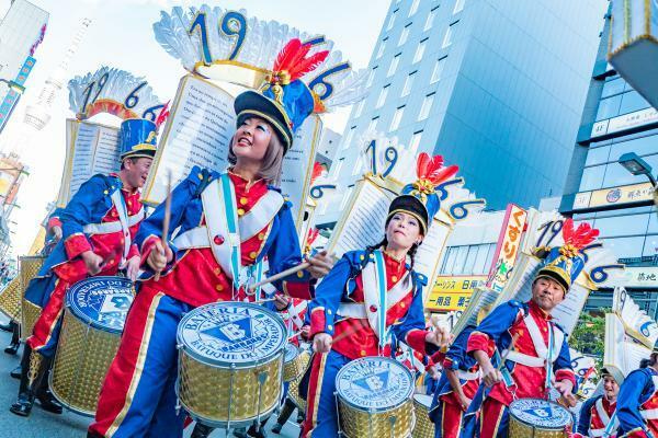 ※過去の浅草サンバカーニバルの様子　（c）浅草サンバカーニバル実行委員会