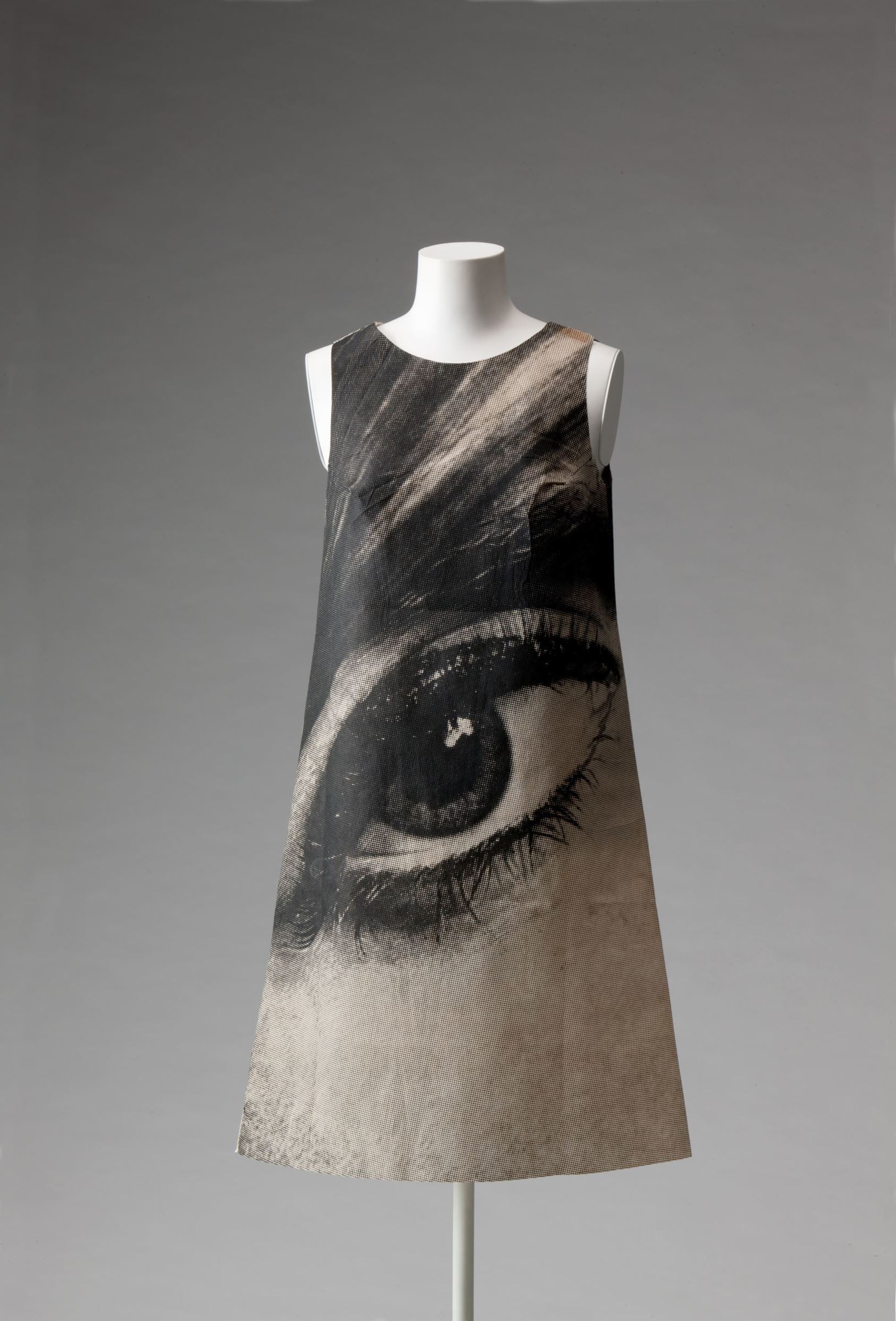 ハリー・ゴードン《ペーパー・ドレス》1958年頃、京都服飾文化研究財団蔵、畠山崇撮影