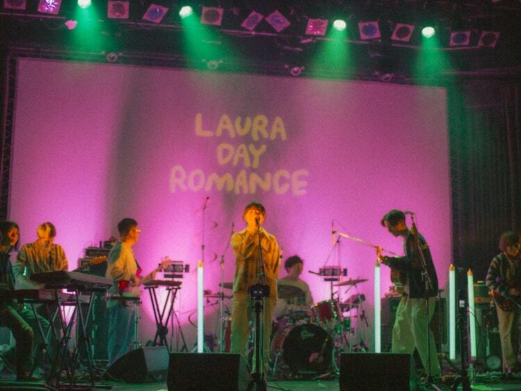 Laura day romanceが自身最大キャパのワンマン開催、満員のWWW Xで届け