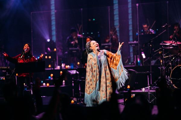 MISIA、愛と平和の願いを込めた『CANDLE NIGHT LIVE』に加藤