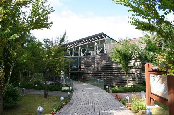 森の中の水族館。山梨県立富士湧水の里水族館