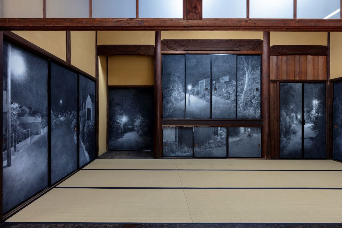 大東忍、すずえり、平田尚也、3名の入選作家が個展形式で作品を展示