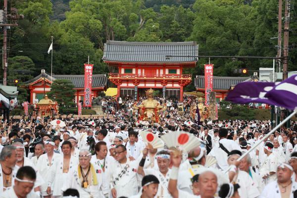 提供：八坂神社