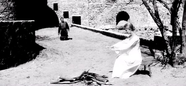 (C)“Georgia Film” Studio, 1968 (C) RUSCICO, 2000