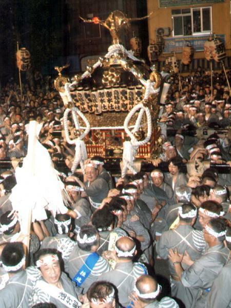 提供：鳥越神社