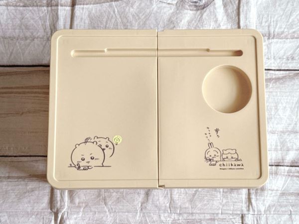 ちいかわ「折りたたみテーブル」をレビュー 絶妙サイズで持ち運びも