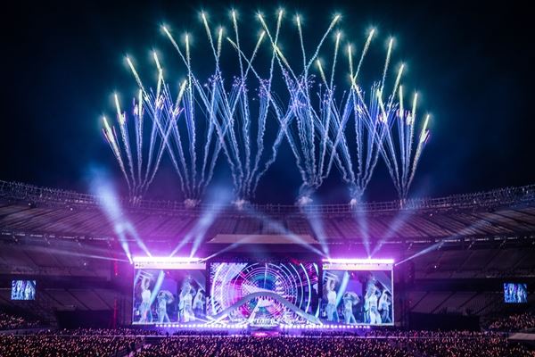 TWICE、初のスタジアム公演に4日間で22万人が熱狂 追加公演の開催を