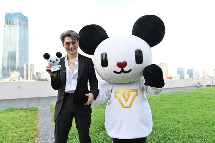 Kristのインタビュー完全版がTELASAで配信中、ゴーちゃん。と戯れる場面も ぴあ映画