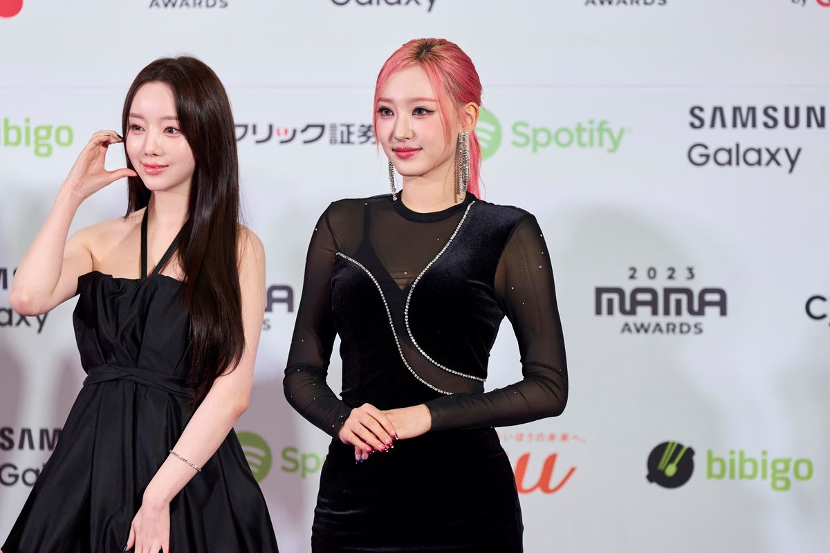 11月28・29日に東京・東京ドームで開催された「2023 MAMA AWARDS」のレッドカーペットDAY2に登場したEL7Z UP 撮影：伊藤 由圭 (C) CJ ENM Co., All Rights Reserved