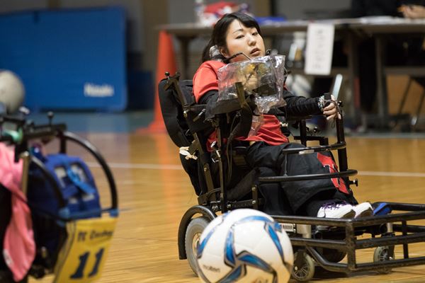 (C)『蹴る』製作委員会