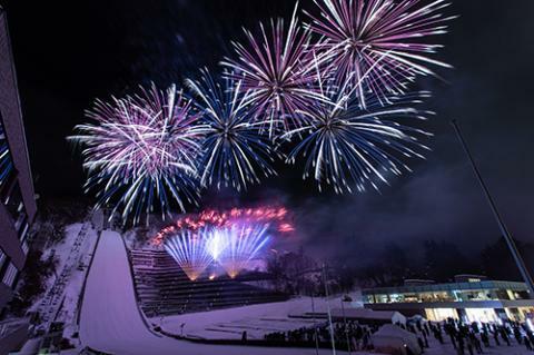 冬花火 8K】河口湖冬花火と富士山 2025 Kawaguchiko Winter Fireworks