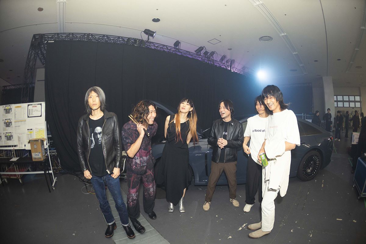 FM802 RADIO CRAZY presents a flood of circle 5.6 武道館に架ける虹