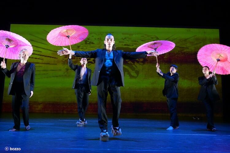 踊りの可能性を拓く、笠井叡らポスト舞踏派「魔笛」がKAATで上演