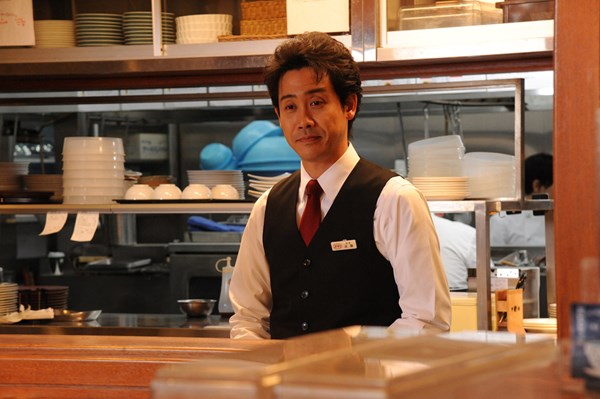 (C)2018映画「恋は雨上がりのように」製作委員会　(C)2014 眉月じゅん／小学館