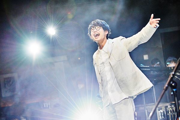 川崎鷹也、初のカバーEP『白』を引っ提げたBillboard Liveツアー完走