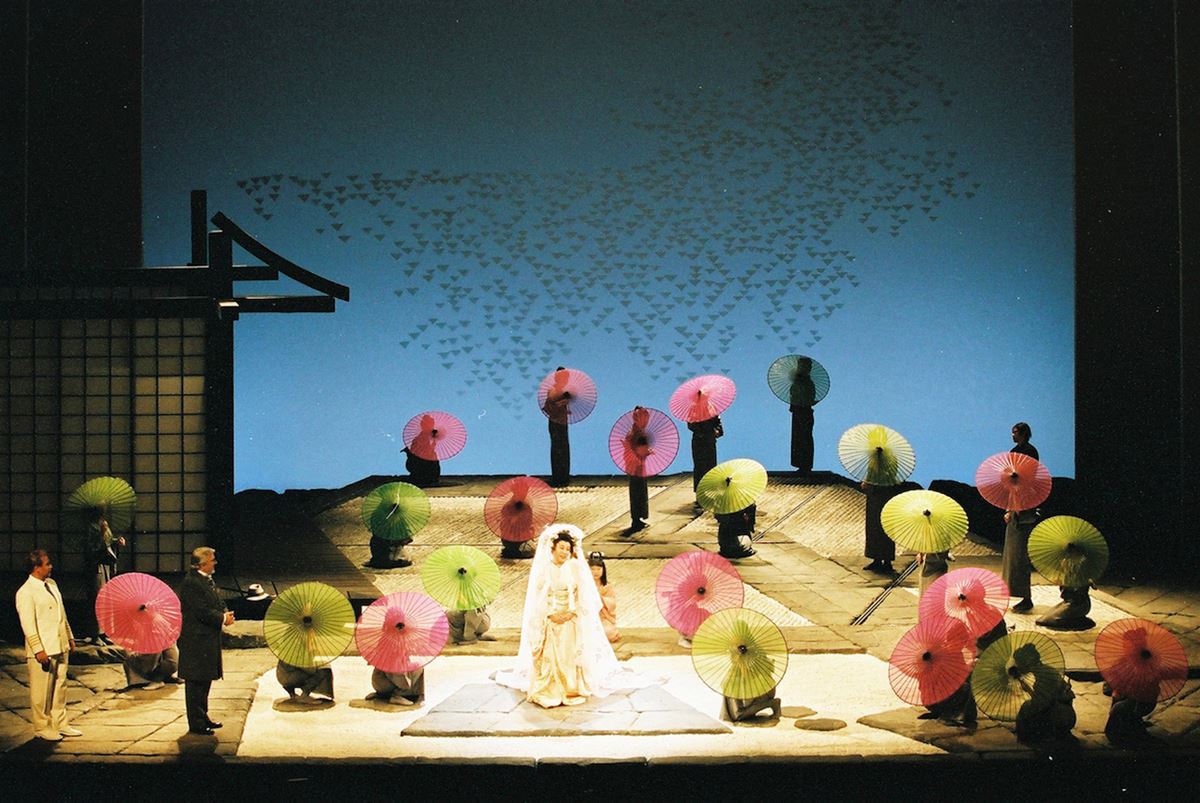 『蝶々夫人』2002年中国公演　撮影：三好英輔、画像提供：劇団四季
