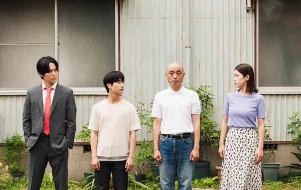 (C)2025『となりの宇宙人』製作委員会