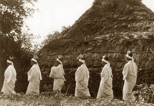 『イザイホウ －神の島・久高島の祭祀－』 （C）海燕社