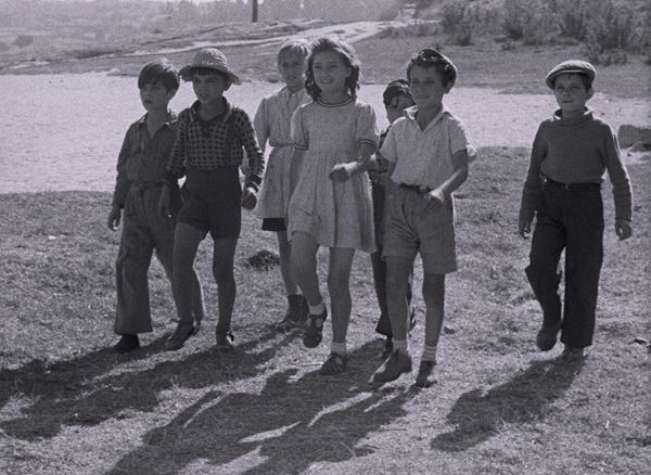 (C)Producoes Antonio Lopes Ribeiro