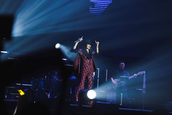 中島美嘉、初のアジアツアーがスタート 大歓声が鳴り響くなか