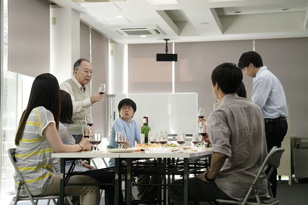 (C)河合香織・小学館　(C)2018 Kart Entertainment Co., Ltd.