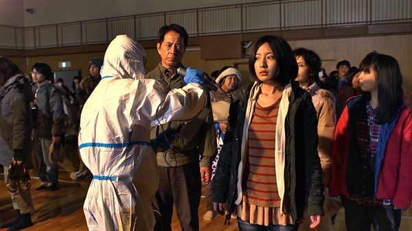 (C) 「朝日のあたる家」事務局