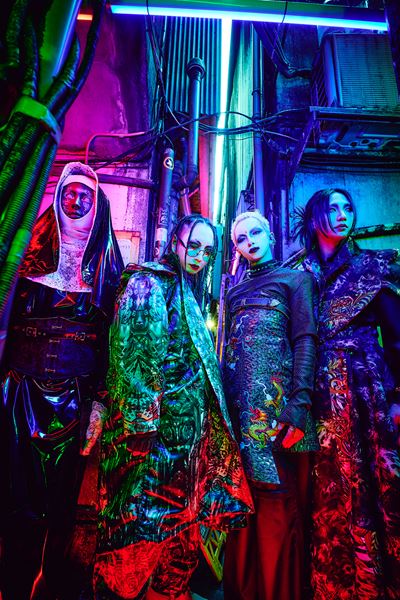 King Gnu、新曲「TWILIGHT!!!」ジャケット写真解禁 最新