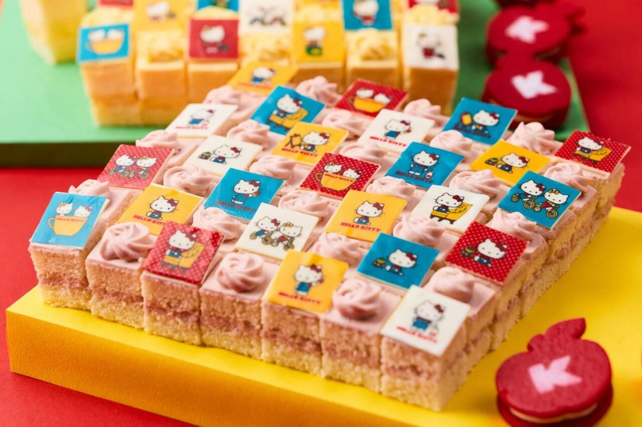 M*a様 激レア‼︎ スイーツレストラン ウェイトレスキティ　カードファイル どこ見てもキティだらけ！「ハローキティのスイーツ食べ放題」絶対行く