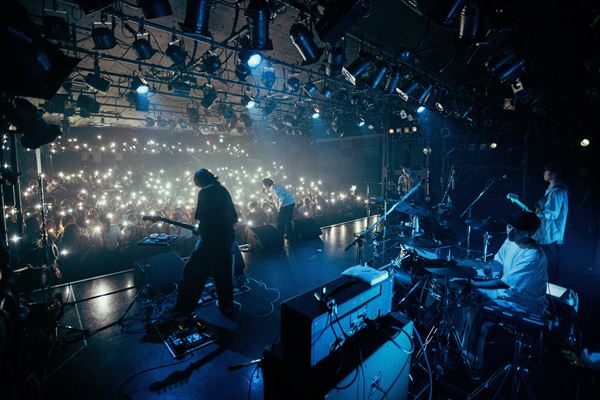 石崎ひゅーい2年半ぶりのバンドツアー『宇宙百景』ファイナル