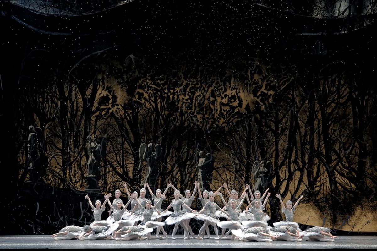 (C) Paris Opera Ballet
